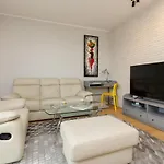 Trendy With Ac And Parking In By Renters Warschau