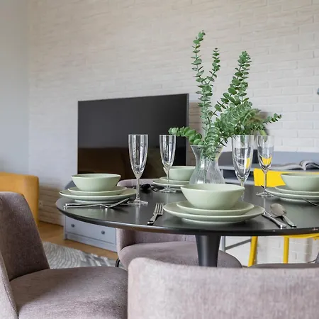 Trendy With Ac And Parking In By Renters *