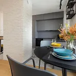 Trendy With Ac And Parking In By Renters * Warsaw