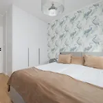 Trendy With Ac And Parking In By Renters Apartment *