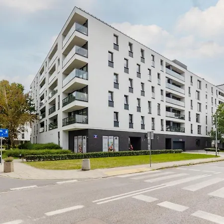 Appartamento Trendy With Ac And Parking In By Renters Varsavia