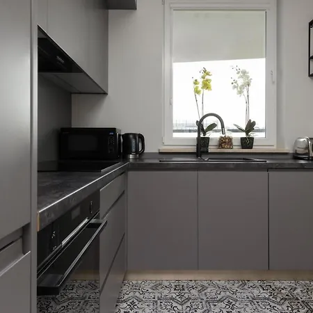 Appartamento Trendy With Ac And Parking In By Renters Varsavia