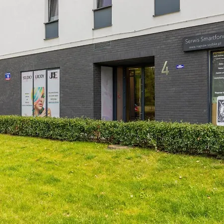 Trendy With Ac And Parking In By Renters Warszawa