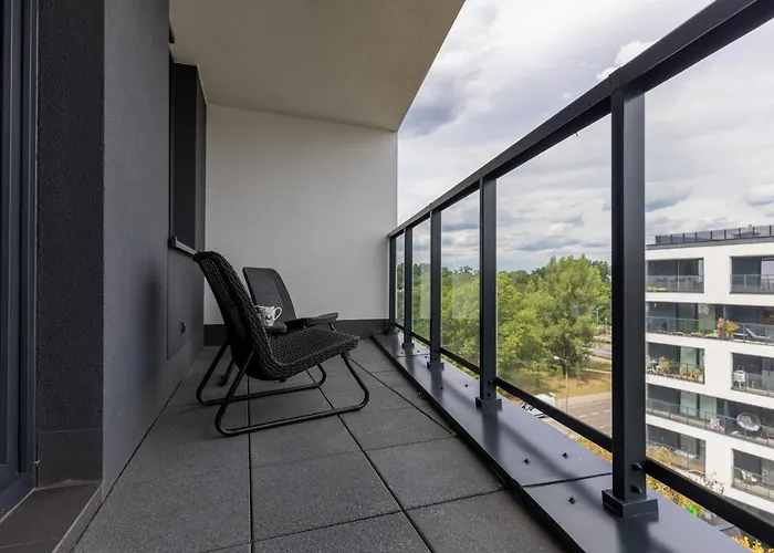 Trendy With Ac And Parking In By Renters