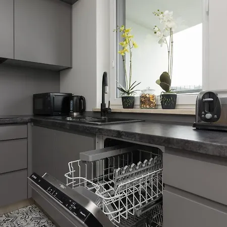 Trendy With Ac And Parking In By Renters Warschau