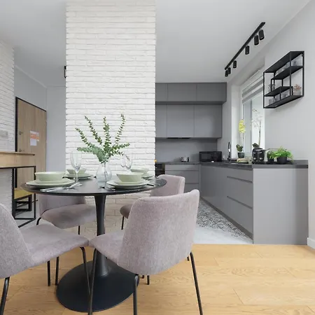 Trendy With Ac And Parking In By Renters