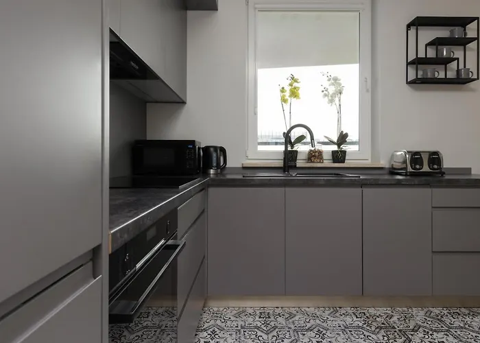 Apartman Trendy With Ac And Parking In By Renters Varsó